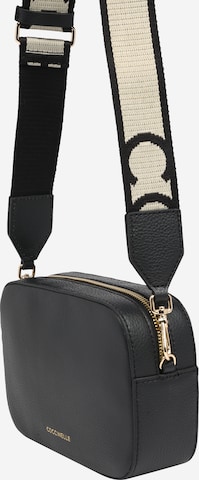 Coccinelle - Bolso de hombro 'Tebe' en negro: frente