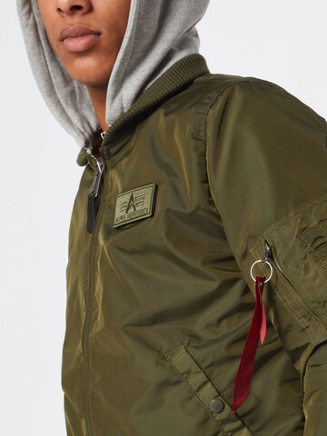 Giacca di mezza stagione 'MA-1 TT' di ALPHA INDUSTRIES in verde
