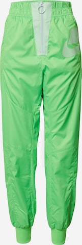 Nike Sportswear Конический (Tapered) Штаны в Зеленый: спереди