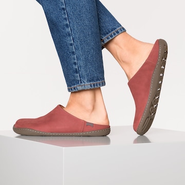 CAMPER Clogs in Red: front