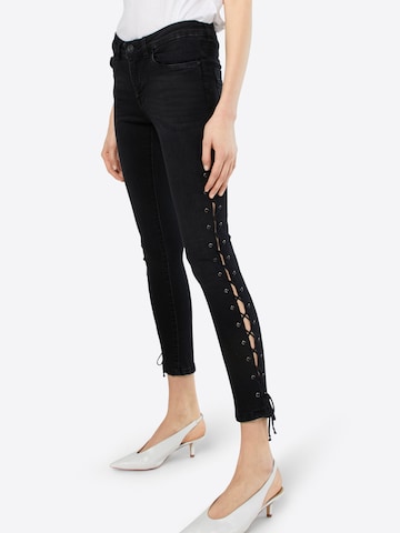 Urban Classics Skinny Jeans in Black: front