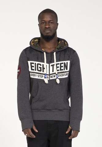 PLUS EIGHTEEN Sweatshirt in Grijs: voorkant