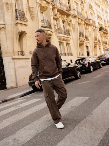 Full Brown Sporty Look
