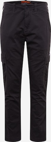 Superdryregular Cargo hlače - crna boja: prednji dio