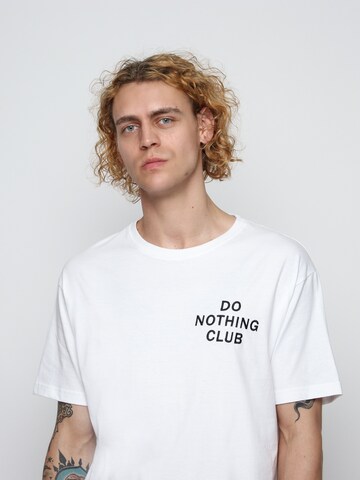On Vacation Club T-Shirt 'Do Nothing Club' in Weiß