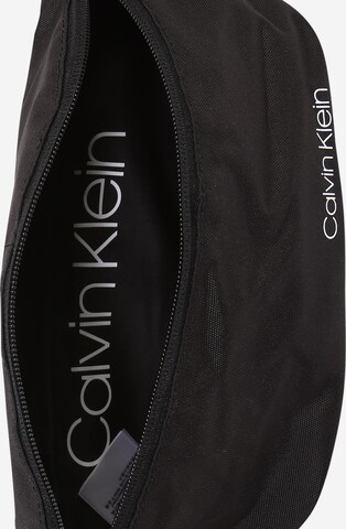 Calvin Klein Gürteltasche in Schwarz