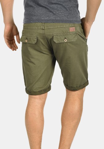 BLEND Regular Chinoshorts 'Claudio' in Grün