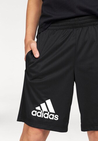 ADIDAS PERFORMANCE Loosefit Sportshorts 'Gear Up' in Schwarz