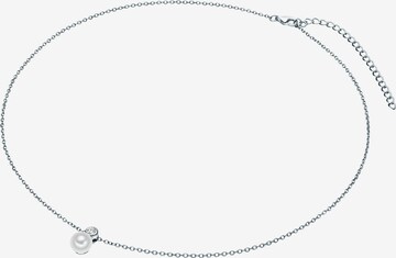 Valero Pearls Necklace in Silver