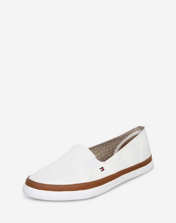 TOMMY HILFIGER - Sapatilhas slip-on 'Kesha' em branco: frente