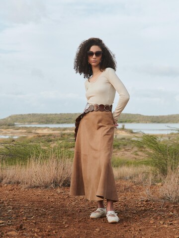 Brown Leather Skirt Look