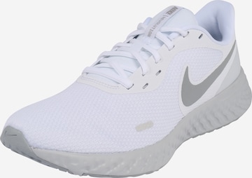 NIKE - Zapatillas de running 'Revolution 5' en blanco: frente