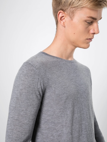 OLYMP Pullover in Grau