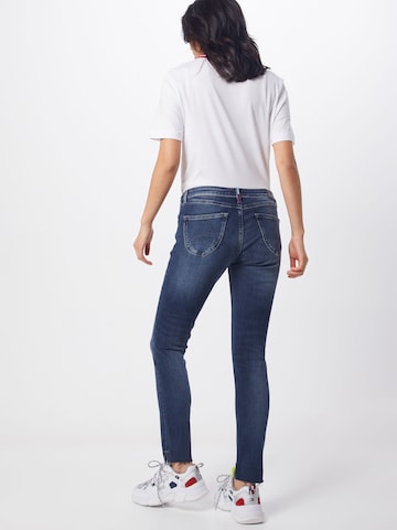 Tommy Jeans Skinny Jeansy 'Sophie Low Rise Skinny Ankle' w kolorze niebieski: tył