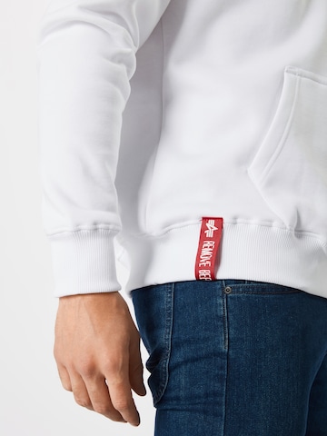 ALPHA INDUSTRIES Sweatshirt in Wit