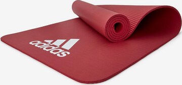 ADIDAS PERFORMANCE Mat in Red