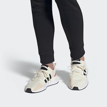 Baskets basses 'U_Path Run' ADIDAS ORIGINALS en blanc
