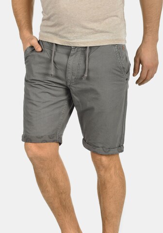 regular Pantaloni chino 'Claudio' di BLEND in grigio: frontale