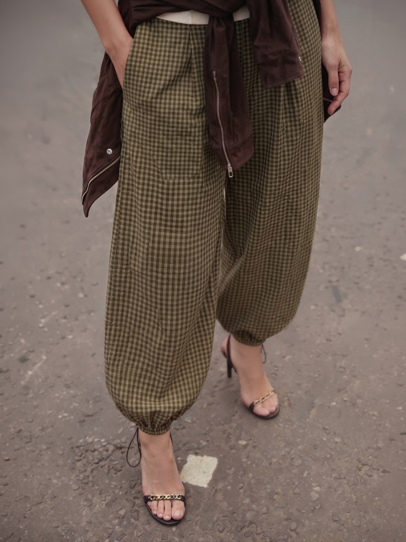 Le volume haute couture rencontre le confort de tous les jours Coup de projecteur pour les pantalons ballons