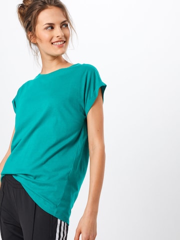 Urban Classics - Camiseta en verde: frente