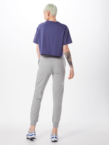 Nike Sportswear Zúžený Kalhoty – šedá: zadní strana