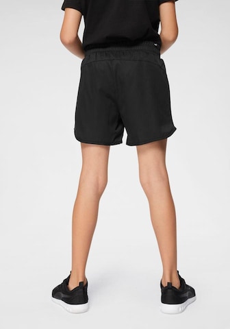 PUMA Regular Shorts in Schwarz