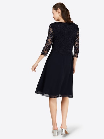 Rochie de cocktail de la Vera Mont pe albastru: spate