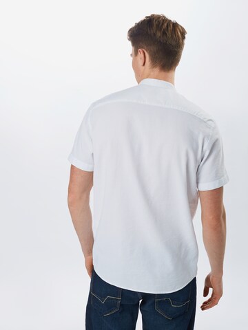 Coupe regular Chemise ESPRIT en blanc