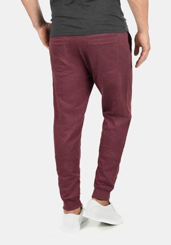 BLEND - Tapered Pantalón 'Tilo' en rojo