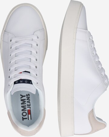Tommy Jeans Trampki niskie 'Alan 1A' w kolorze biały: bok