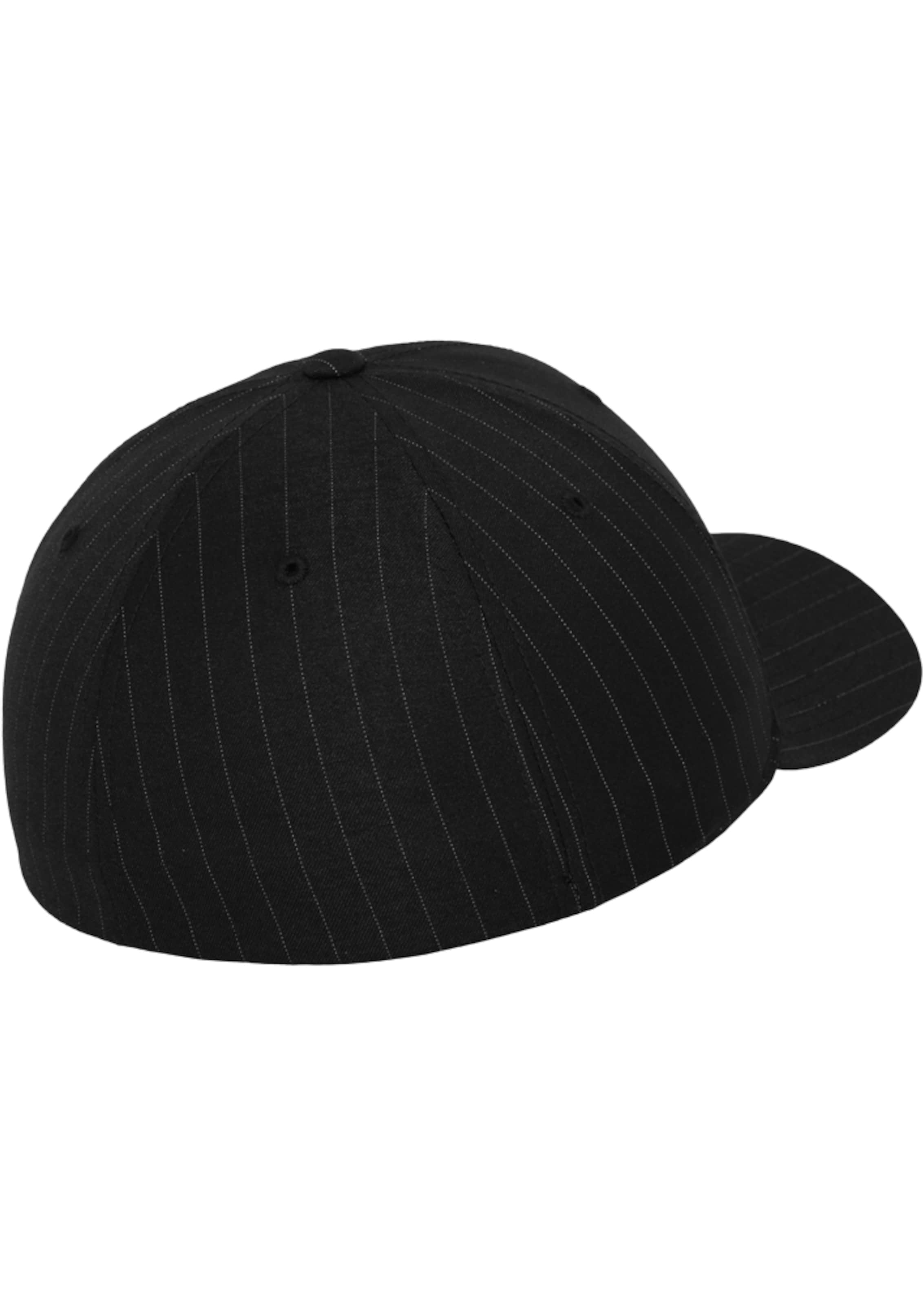 Flexfit Cap in Black