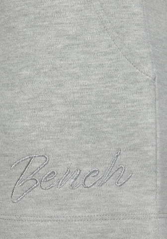 BENCH Панталон пижама в сиво