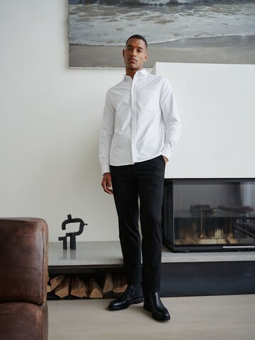 Casual Chic Black & White Look by DAN FOX APPAREL