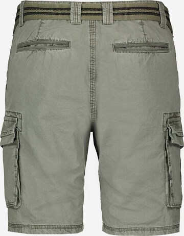 Authentic Style Shorts in Grün