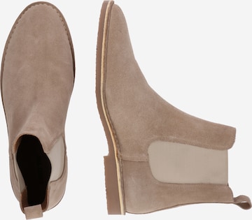 Chelsea Boots 'Oskar' ABOUT YOU en beige : sur le côté