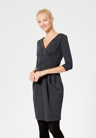 Usha Kleid in Grau: Vorderseite