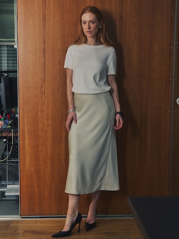 T-shirt And Satin Midi Skirt Look