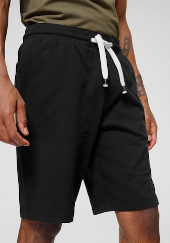 OCEAN SPORTSWEAR Regular Sweatshorts in Schwarz: predná strana