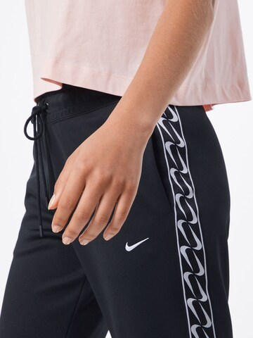 Regular Pantalon Nike Sportswear en noir