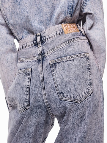 Pepe Jeans Tapered Pleated Jeans 'Dua Lipa SUMMER' in Blue