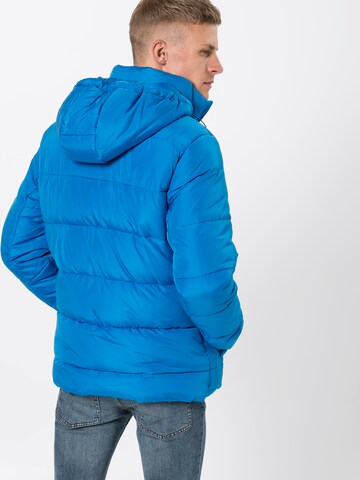 Urban Classics Zimní bunda – modrá: zadní strana
