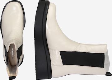 VAGABOND SHOEMAKERS Chelsea Boots 'Tara' in White