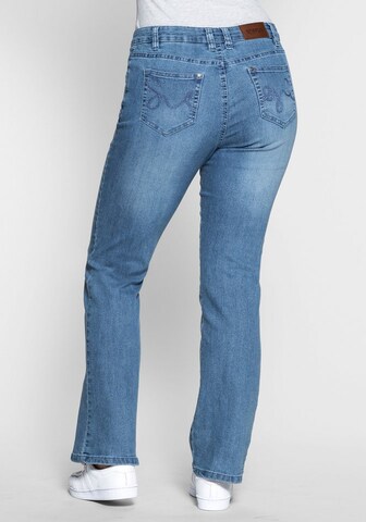 Bootcut Jeans de la SHEEGO pe albastru: față