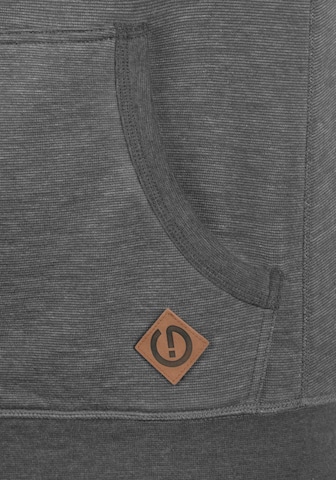 !Solid Zip-Up Hoodie 'Vitu' in Grey