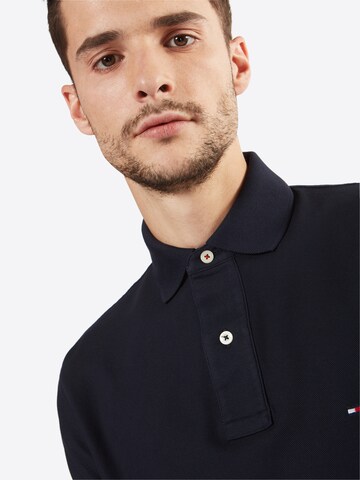 TOMMY HILFIGER Poloshirt in Blau