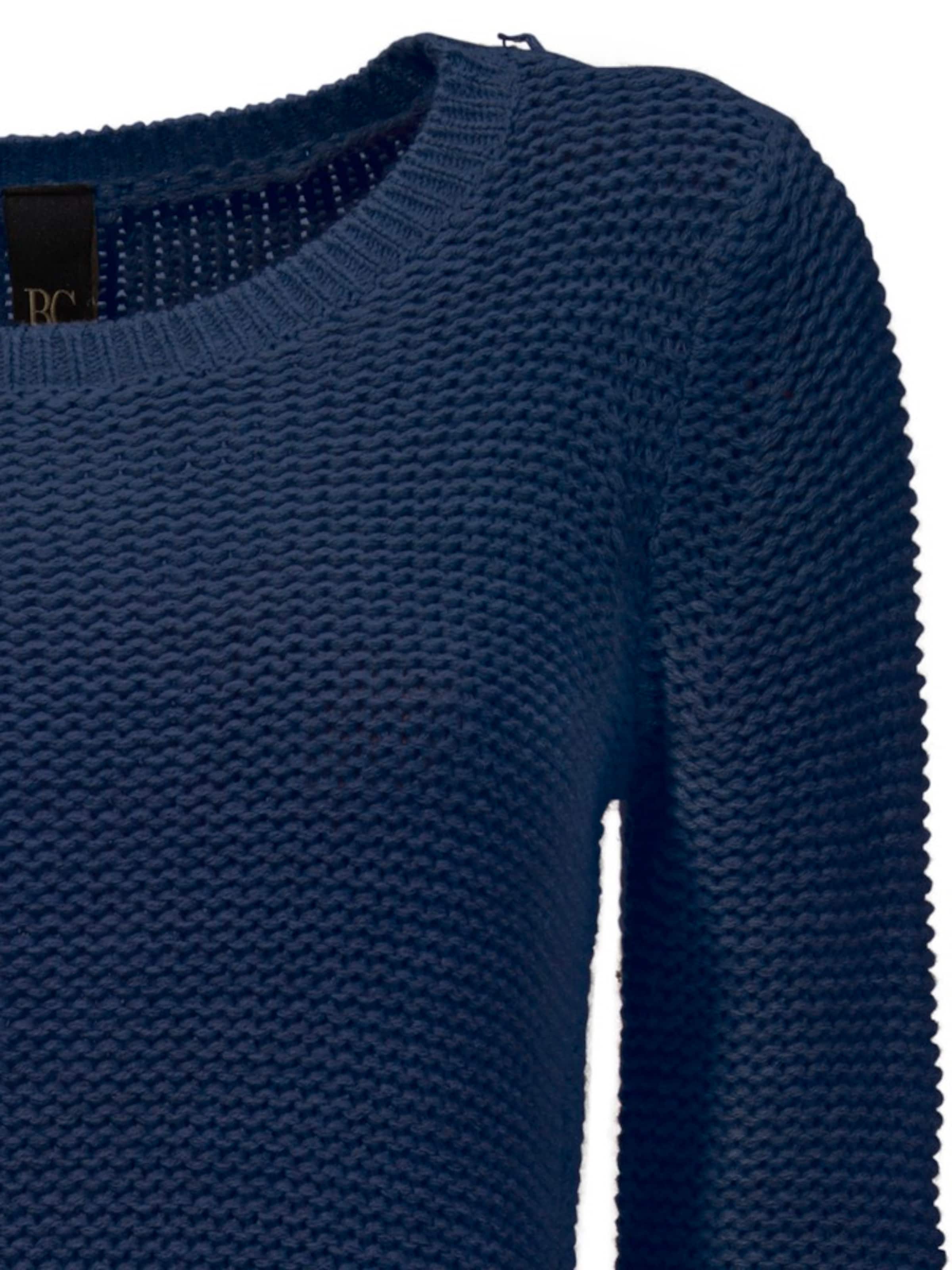 Pulover de la heine pe albastru