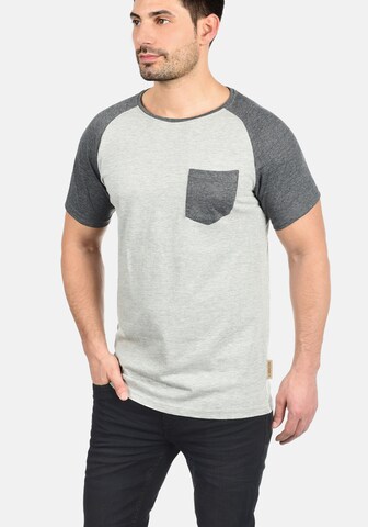 T-Shirt 'Gresham' INDICODE JEANS en gris : devant