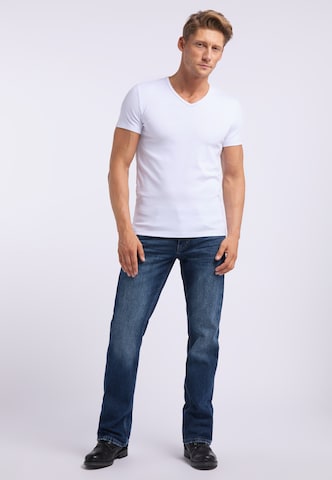 MUSTANG Shirt 'Aaron V' in White