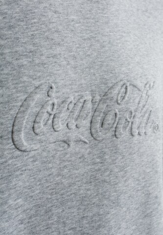Sweat-shirt 'Coca Cola' Mister Tee en gris