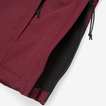 Carhartt WIP Windbreaker 'Nimbus Winter' in Rot